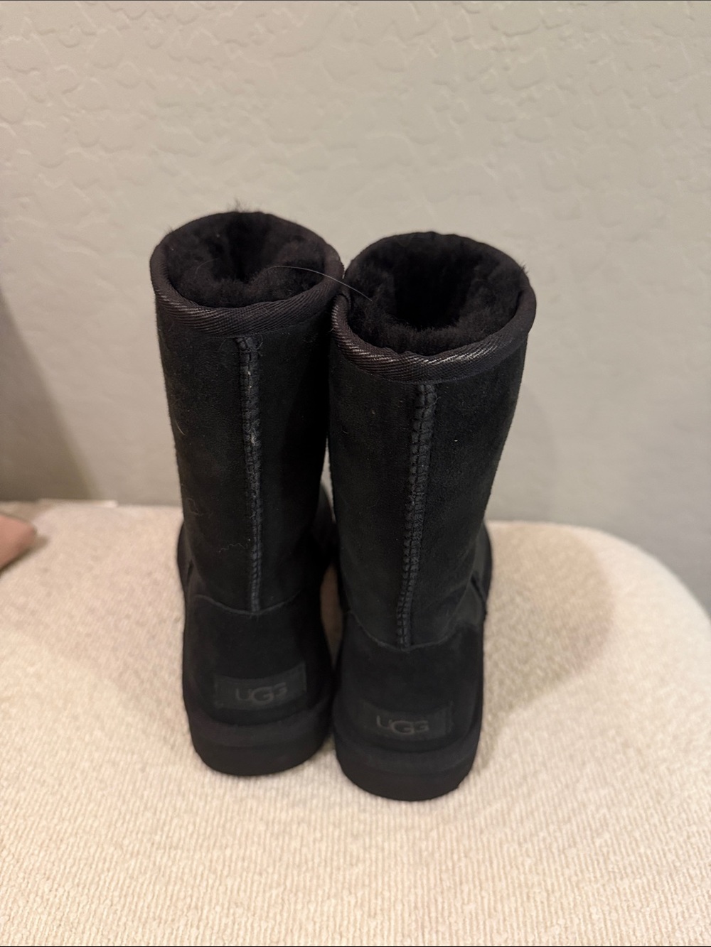 UGG Classic short Black Sheepskin Boots